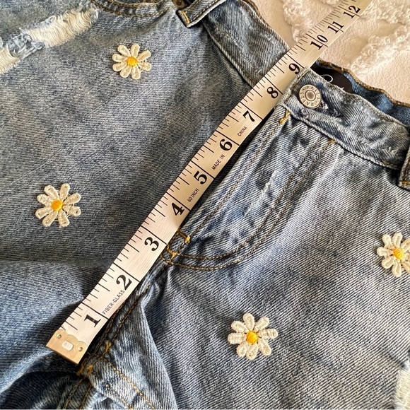 Rails Jesse Vintage Daisy Flowers Blue Jean Distressed Cutoff Shorts Size 28 - Picture 16 of 17
